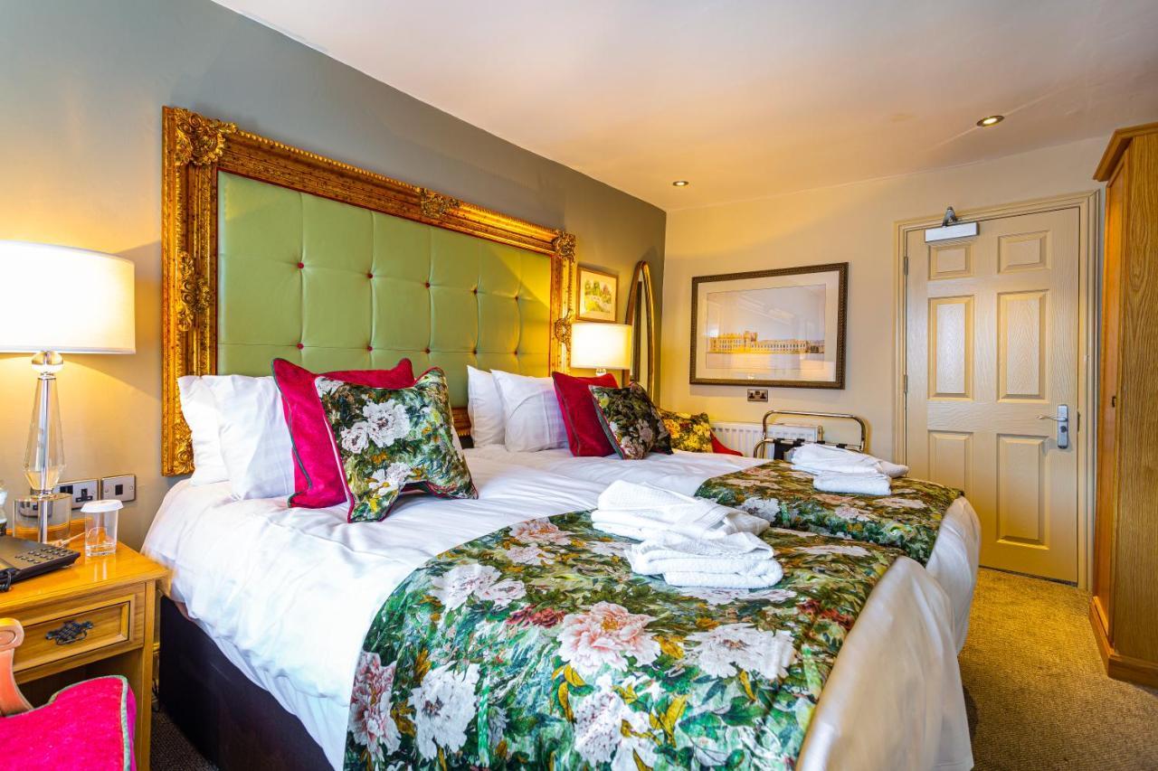The Rutland Arms Hotel, Bakewell, Derbyshire Bagian luar foto