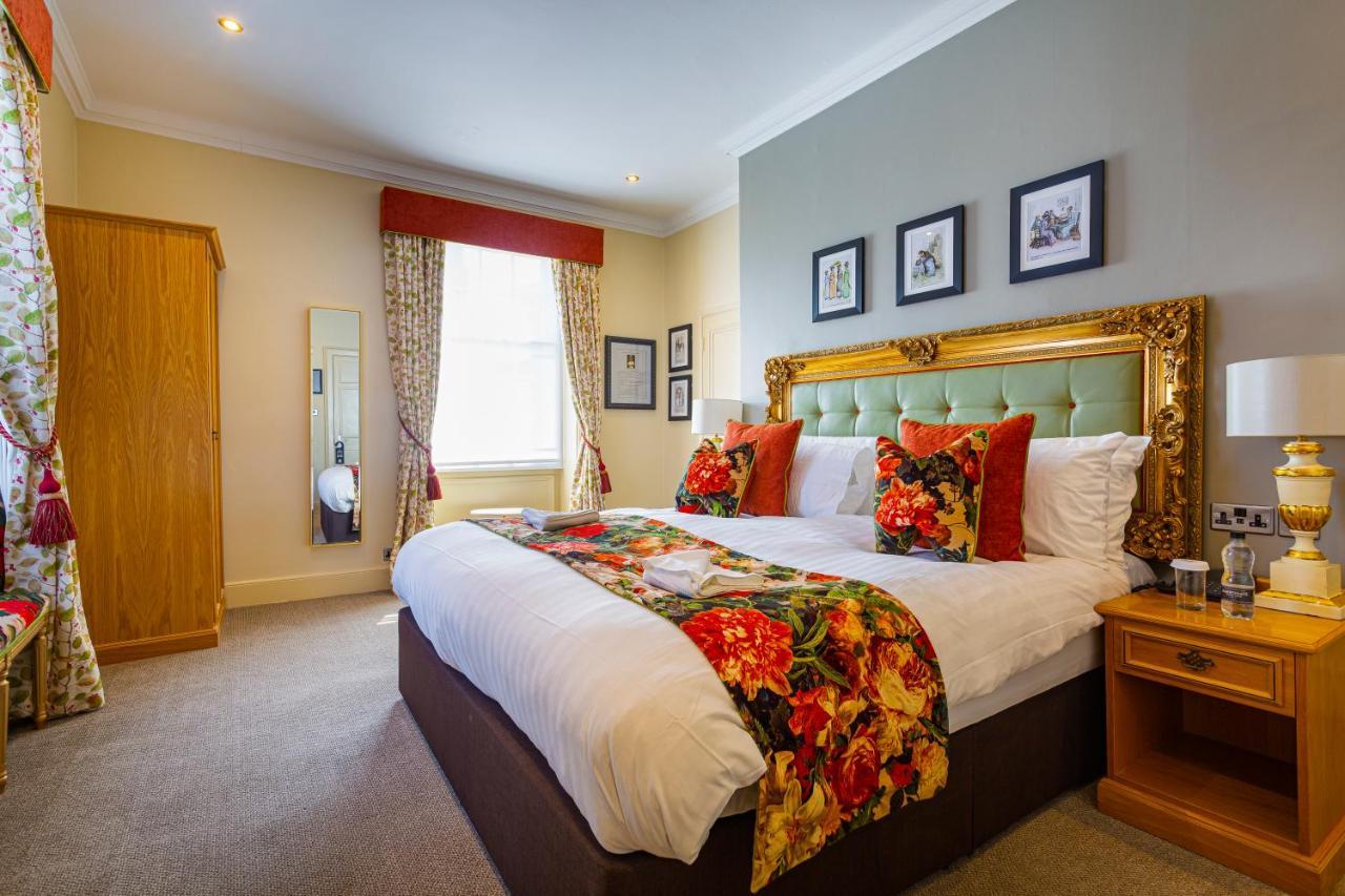 The Rutland Arms Hotel, Bakewell, Derbyshire Bagian luar foto