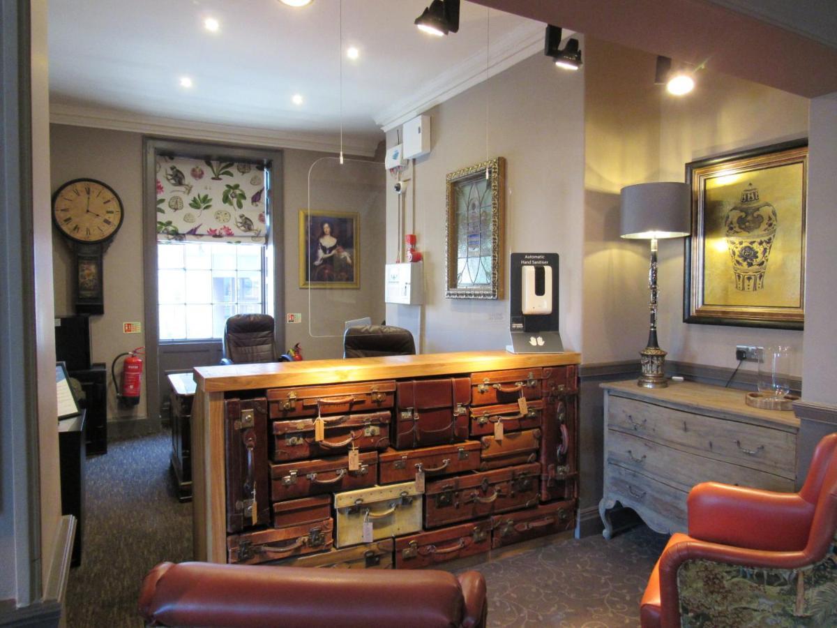 The Rutland Arms Hotel, Bakewell, Derbyshire Bagian luar foto