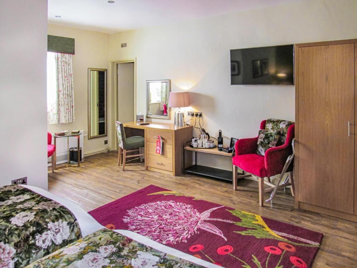 The Rutland Arms Hotel, Bakewell, Derbyshire Bagian luar foto