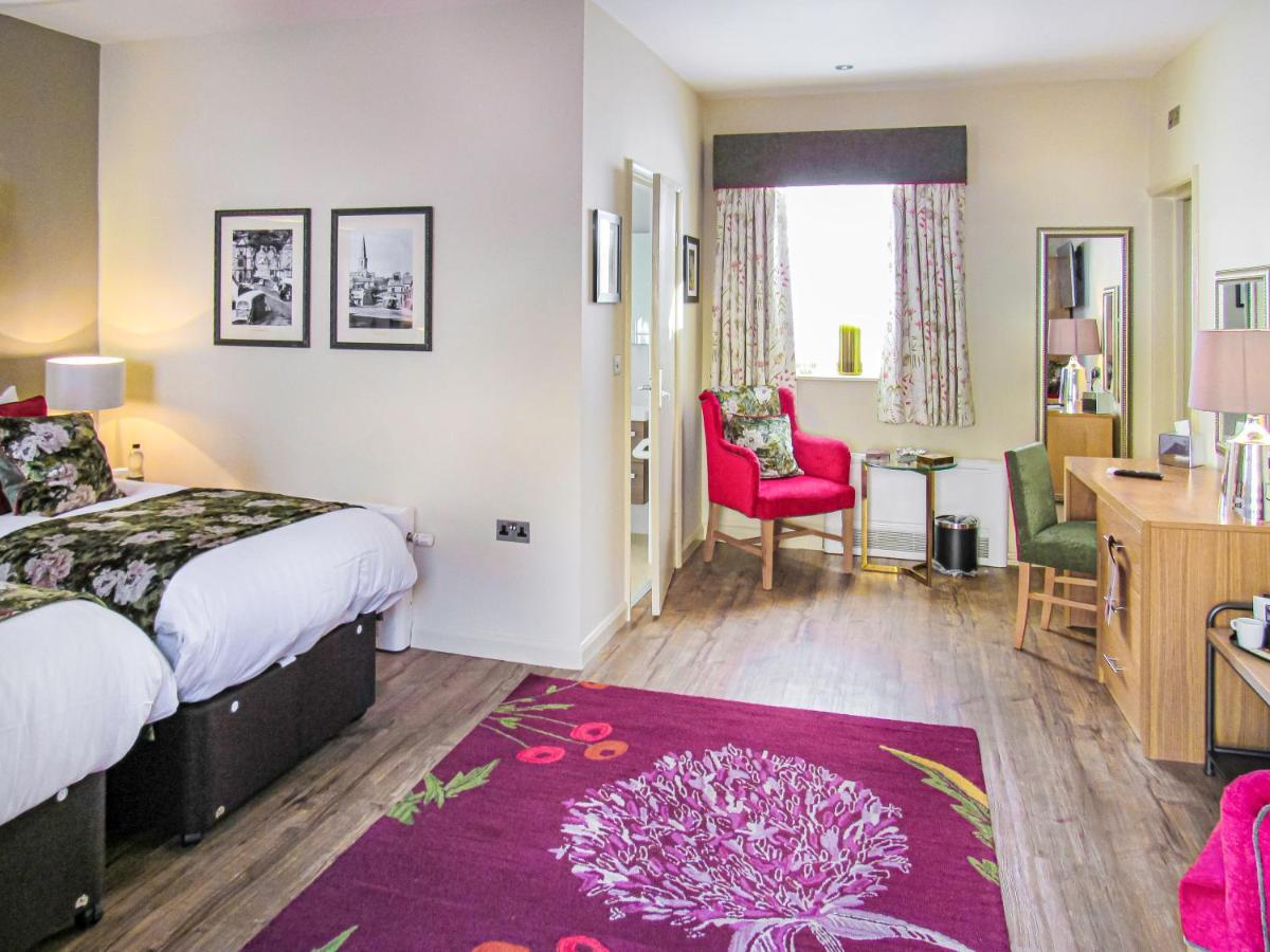 The Rutland Arms Hotel, Bakewell, Derbyshire Bagian luar foto