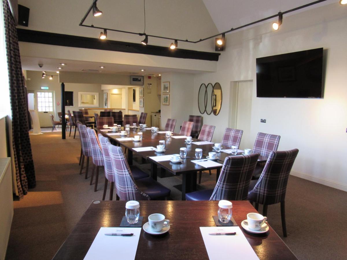 The Rutland Arms Hotel, Bakewell, Derbyshire Bagian luar foto