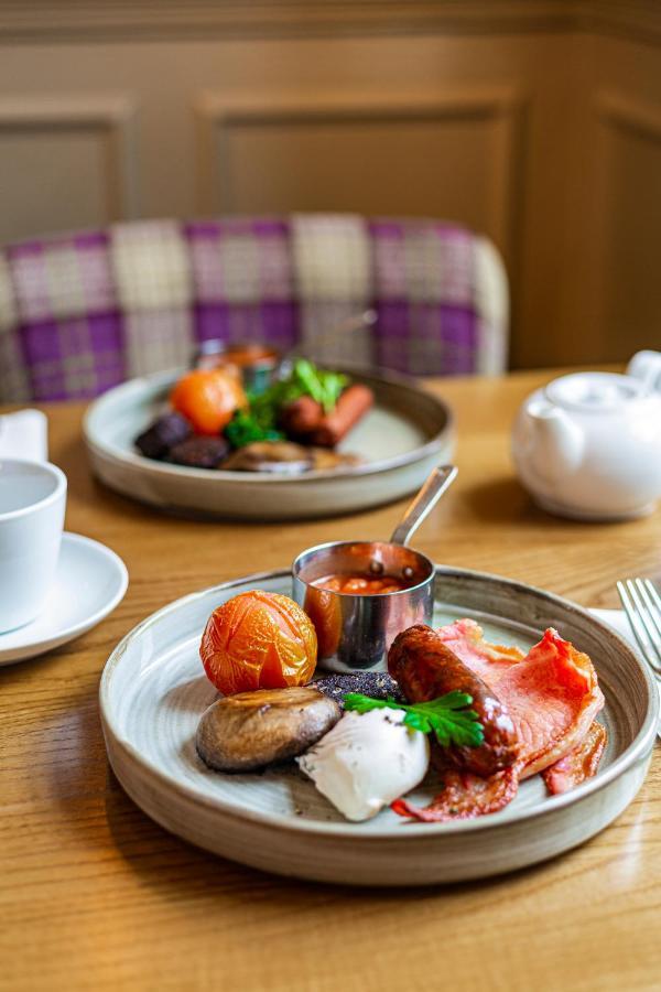 The Rutland Arms Hotel, Bakewell, Derbyshire Bagian luar foto
