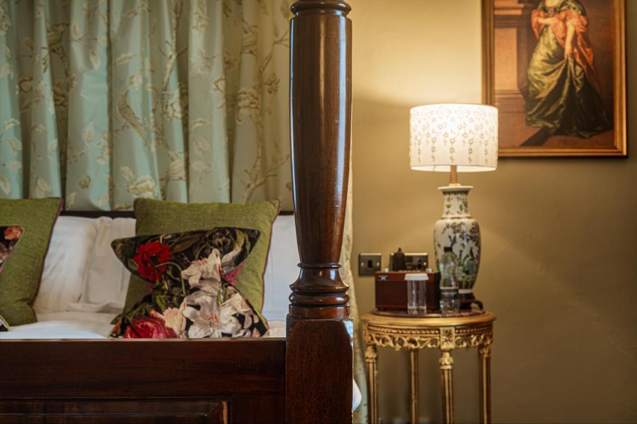 The Rutland Arms Hotel, Bakewell, Derbyshire Bagian luar foto