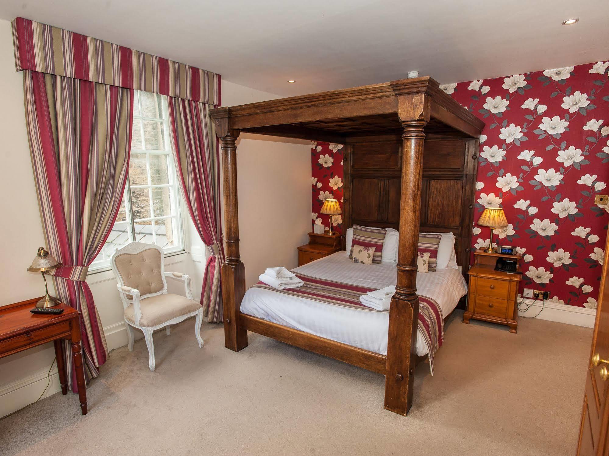 The Rutland Arms Hotel, Bakewell, Derbyshire Bagian luar foto