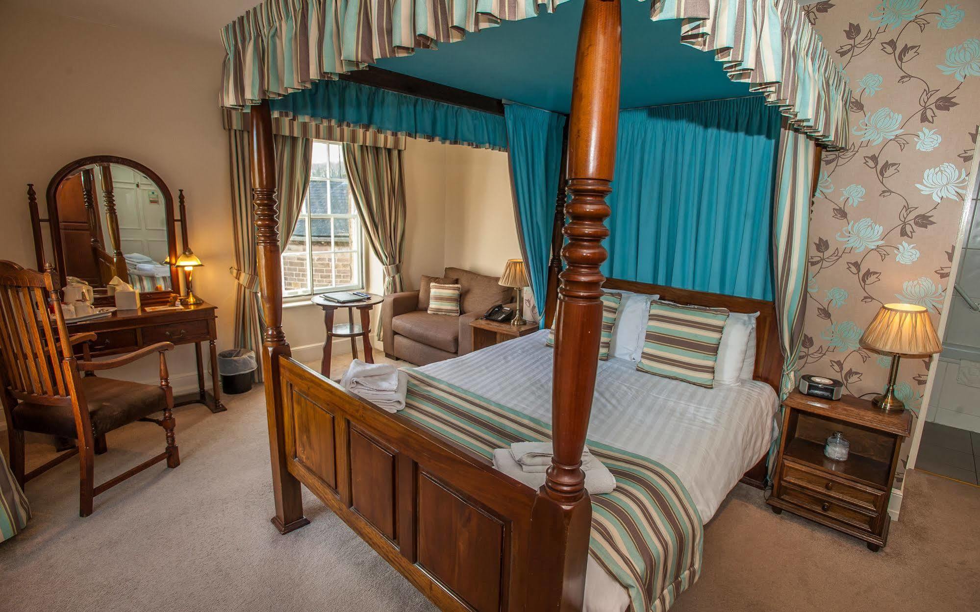 The Rutland Arms Hotel, Bakewell, Derbyshire Bagian luar foto