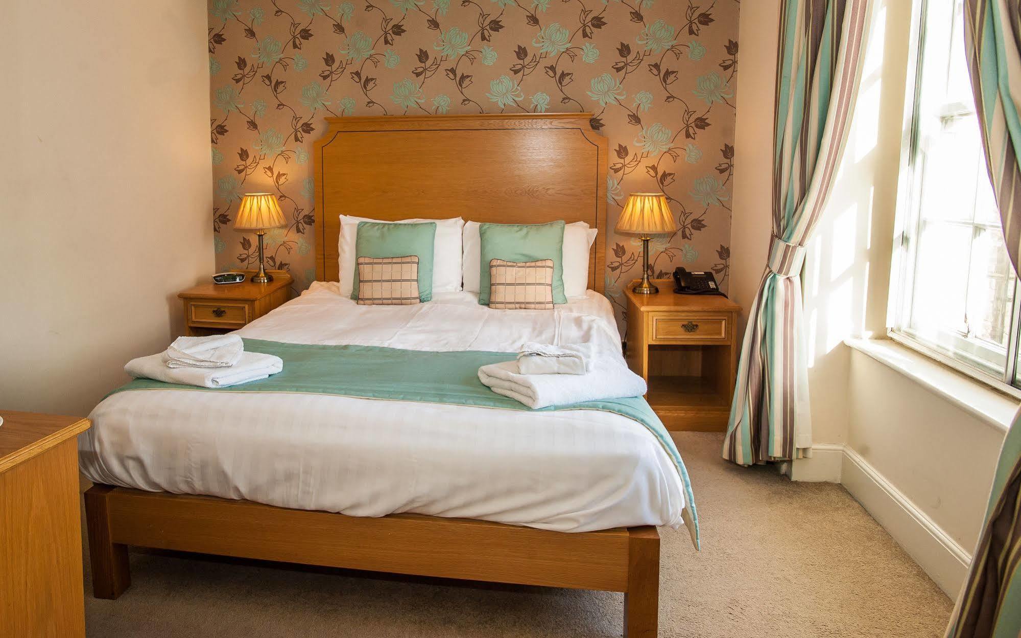 The Rutland Arms Hotel, Bakewell, Derbyshire Bagian luar foto